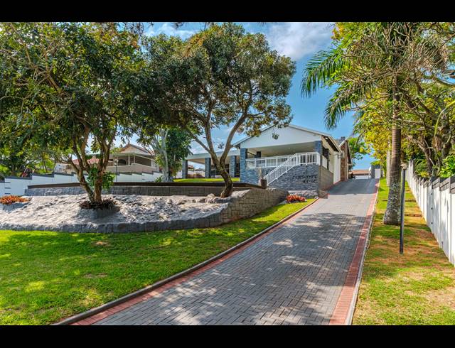 6 BEDROOM FREESTANDING FOR SALE IN ATHLONE PARK